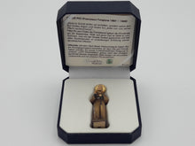 Laden Sie das Bild in den Galerie-Viewer, LEPI Holzfigur Pater Pio