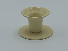 Laden Sie das Bild in den Galerie-Viewer, Kerzenhalter für Baumkerzen creme
