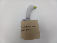 Laden Sie das Bild in den Galerie-Viewer, Nuschi Gans " Gina " grün / grau
